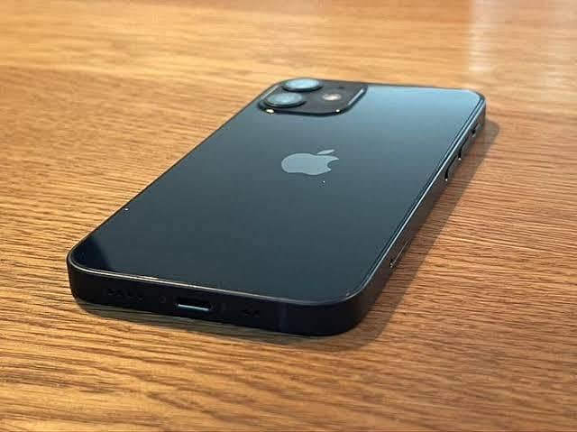 Apple iPhone 12 0