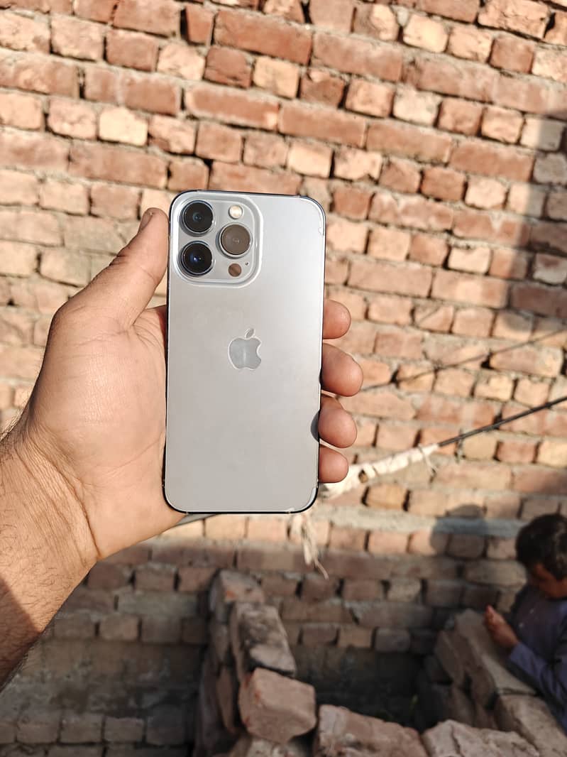 iPhone 13 Pro 1