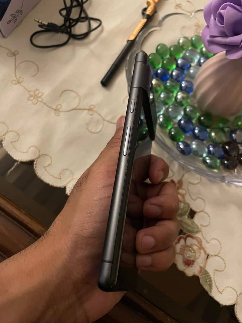 Google Pixel 7 4