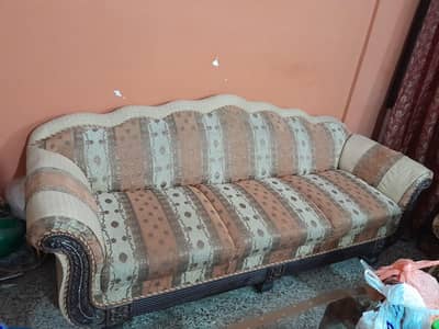 Drawing Room Sofa Set and Dewan in Good Condition