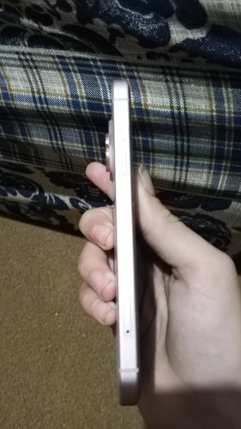 iPhone 15 3