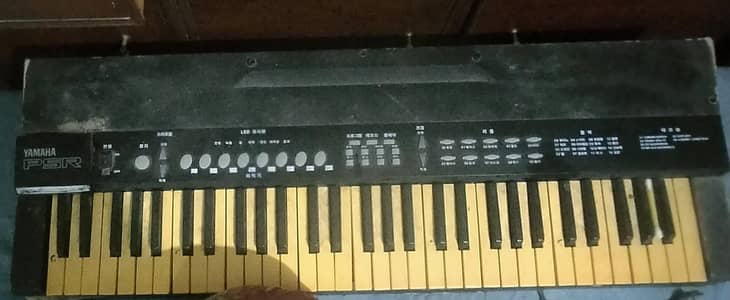 piano for sale ph no 03236466709