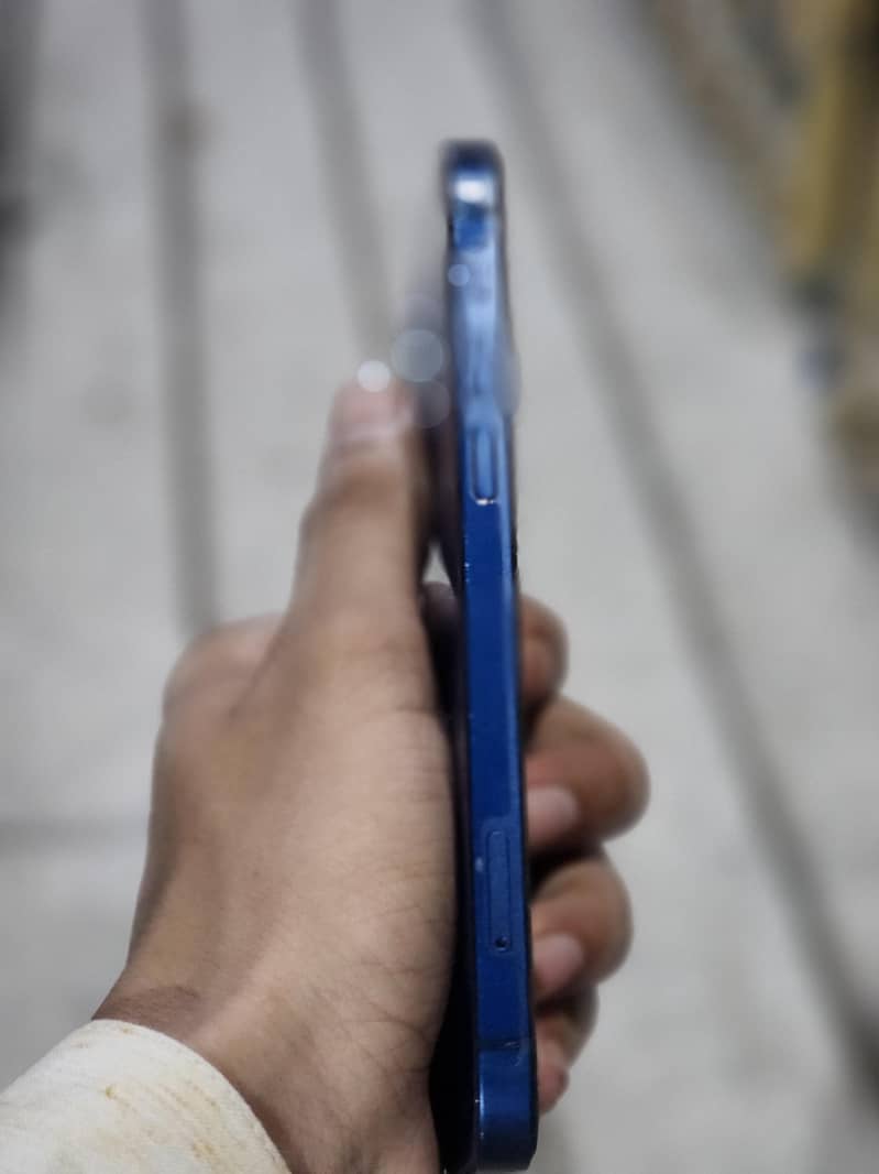 Apple iPhone 12 7