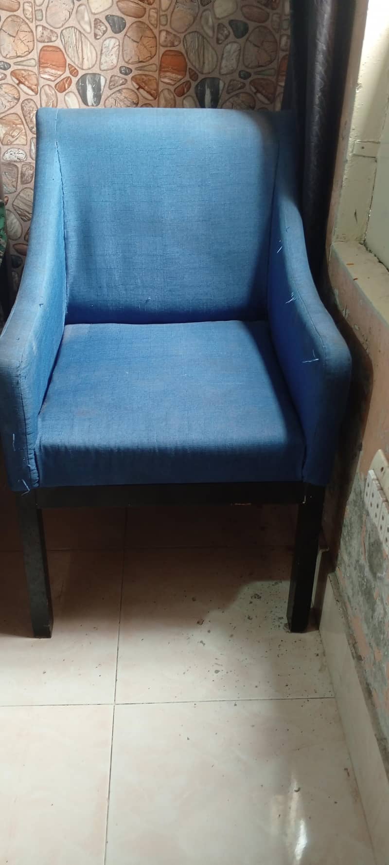 2 sofa chairs 0
