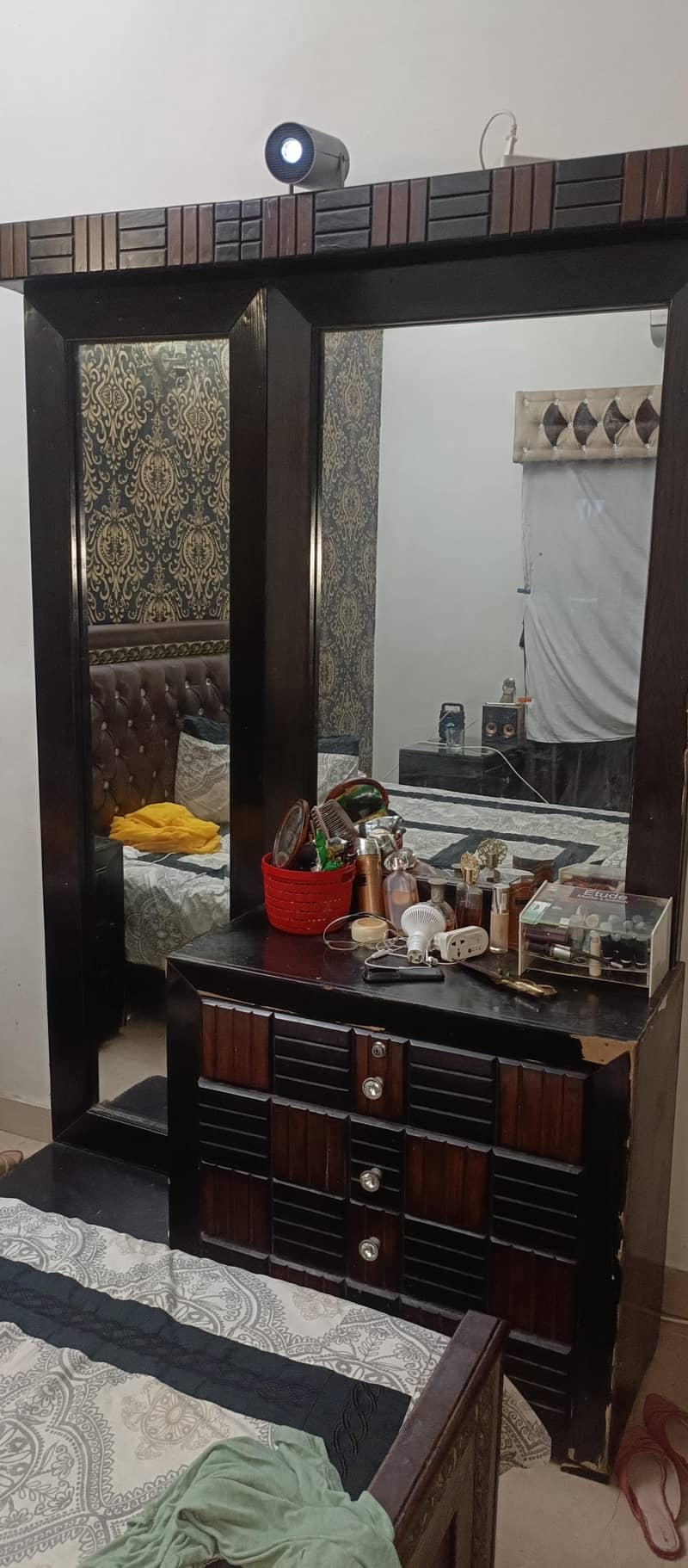 dreesing table and side tables 2