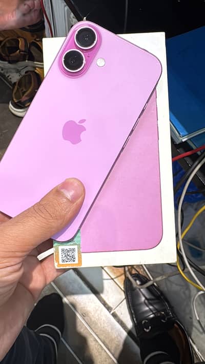 Apple iPhone 16
