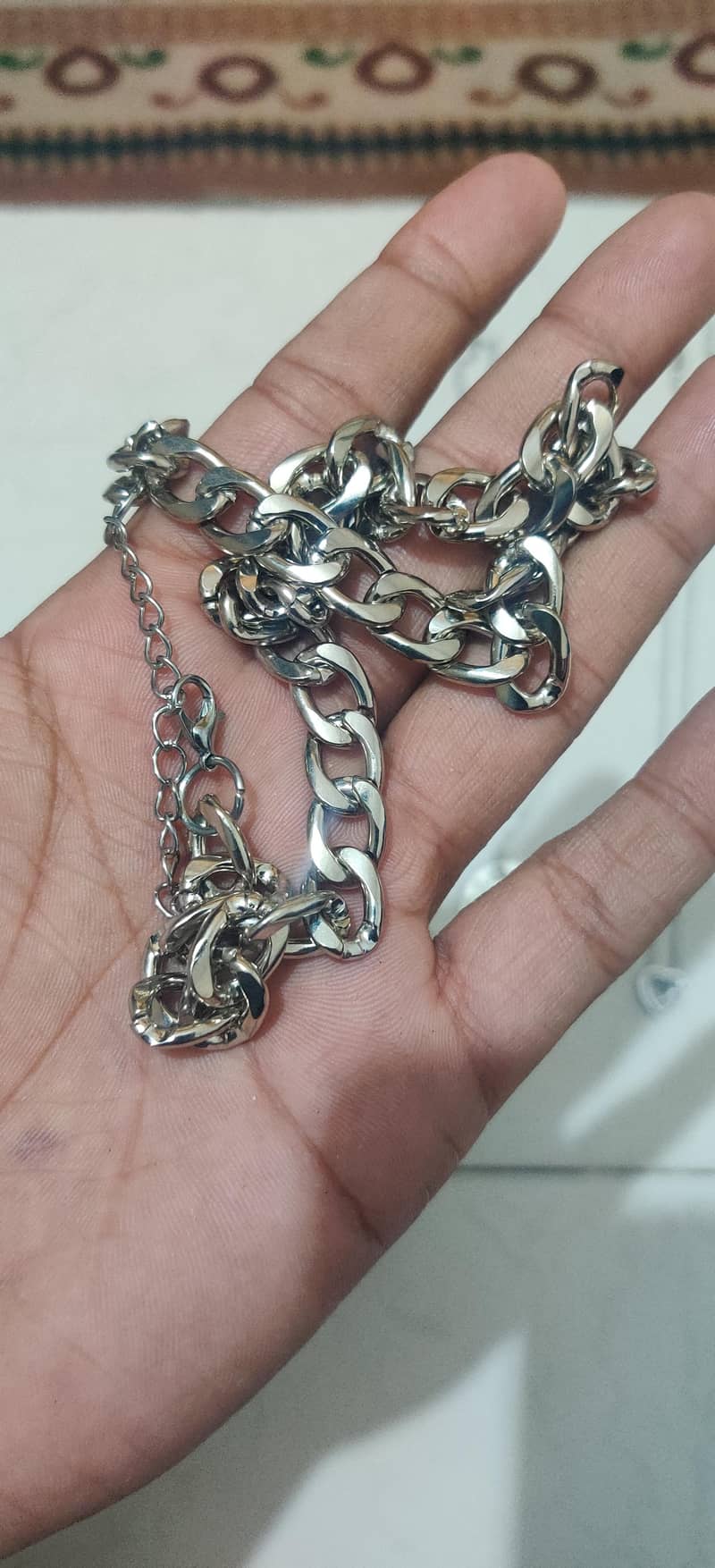 chains 1