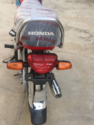 CD70 2026 Model clean 10/10 condition contect number:03173272120