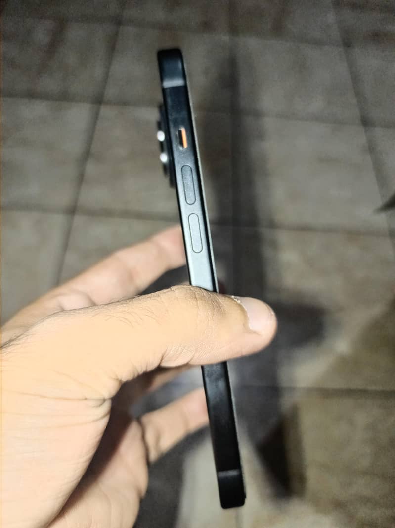 Apple iPhone 15 3