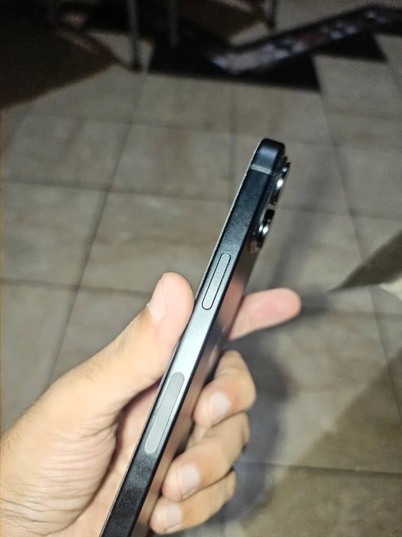 Apple iPhone 15 5