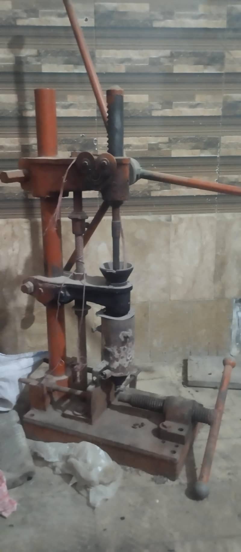 Molding machine 2