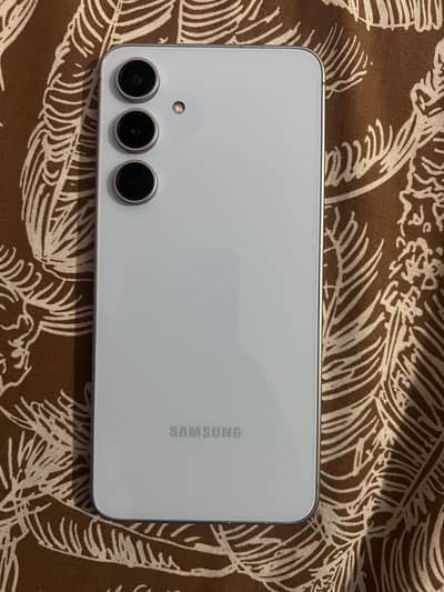 Samsung Mobile S24 fE