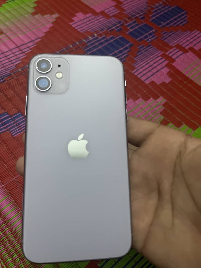 IPHONE 11 5