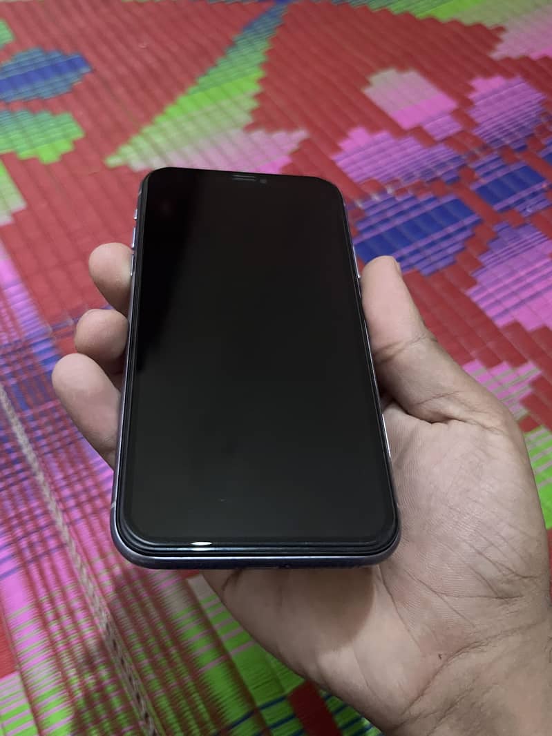 IPHONE 11 6