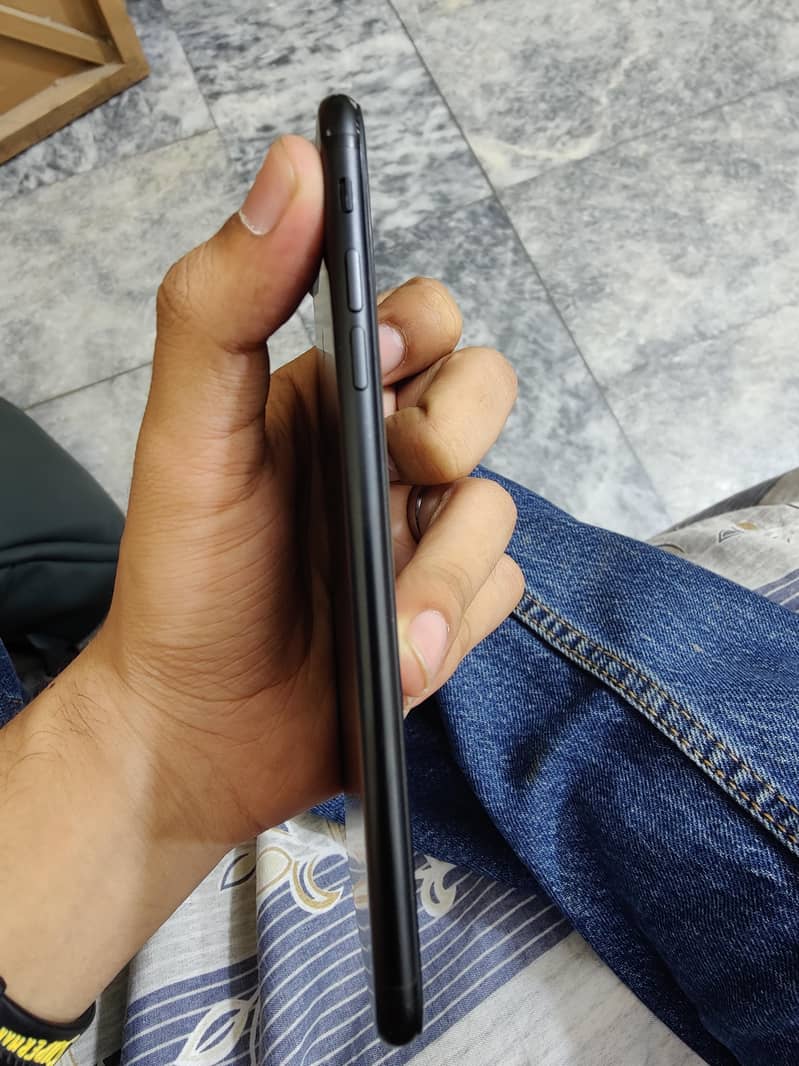 Apple iPhone 7 Plus 2