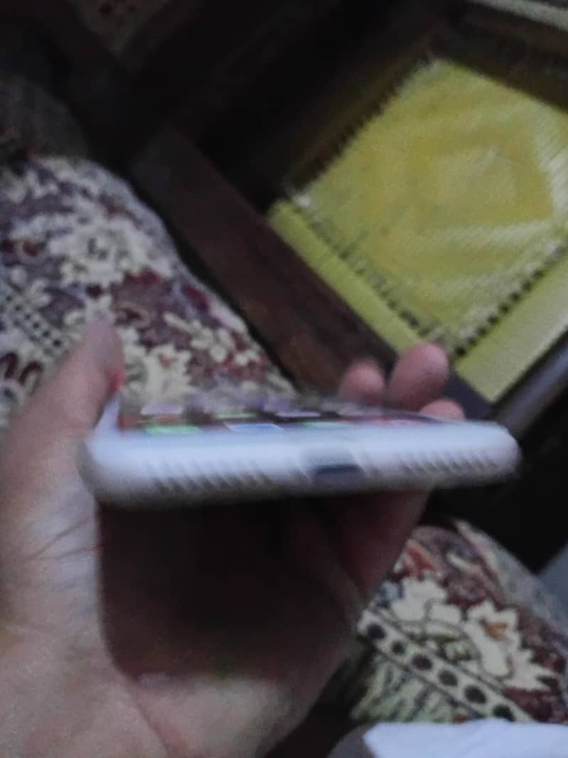 Apple iPhone 7 Plus 3