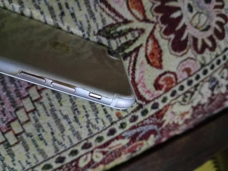 Apple iPhone 7 Plus 5