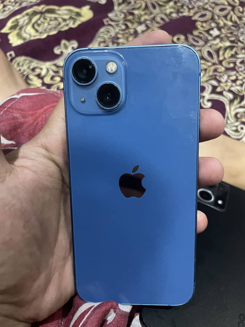 Apple iPhone 13 0