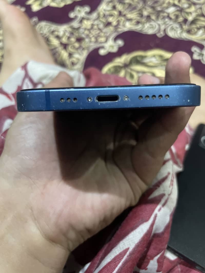 Apple iPhone 13 7