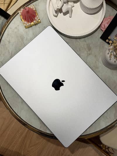 Apple MacBook Pro M2 Max