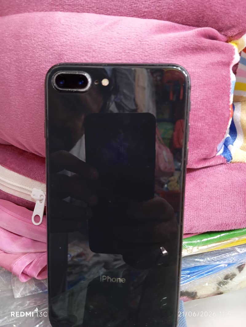 Apple iPhone 8 Plus 1