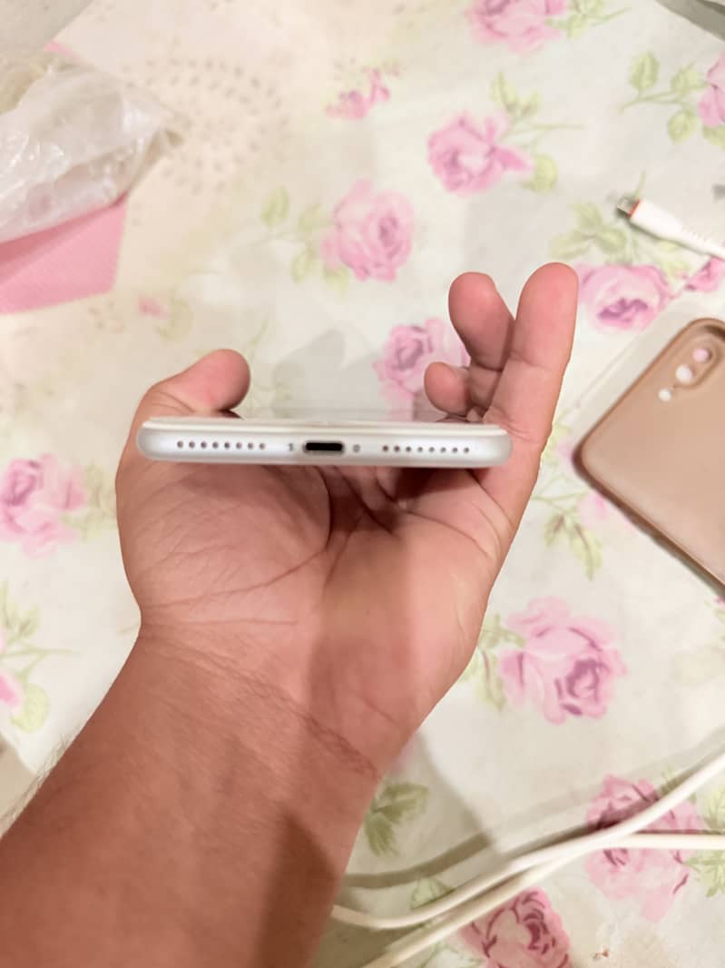 iPhone 8plus 4