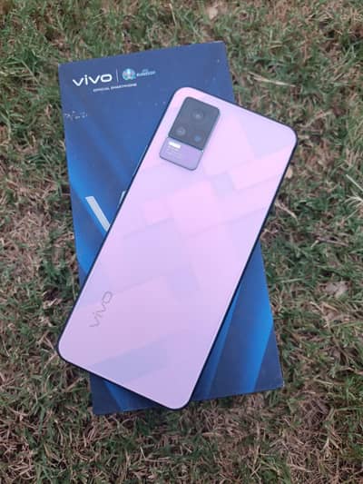 Vivo V21e pta approved 8+4gb/128gb.