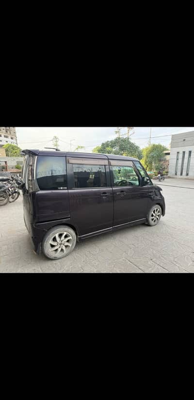 Nissan Roox 2012
