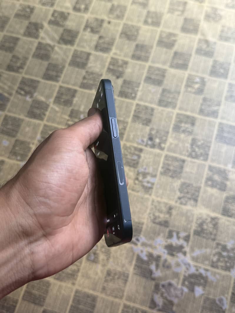 Apple iPhone 13 1