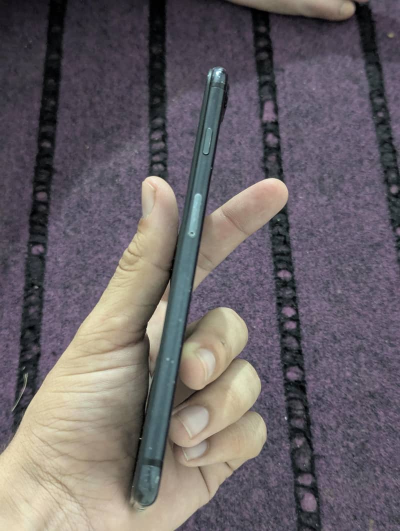 Apple iPhone 7 Plus 4