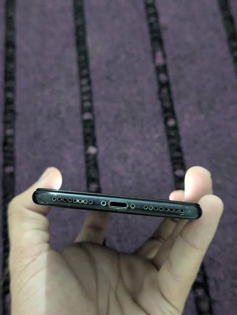 Apple iPhone 7 Plus 6