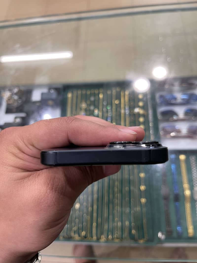 iPhone 14 Jv 1
