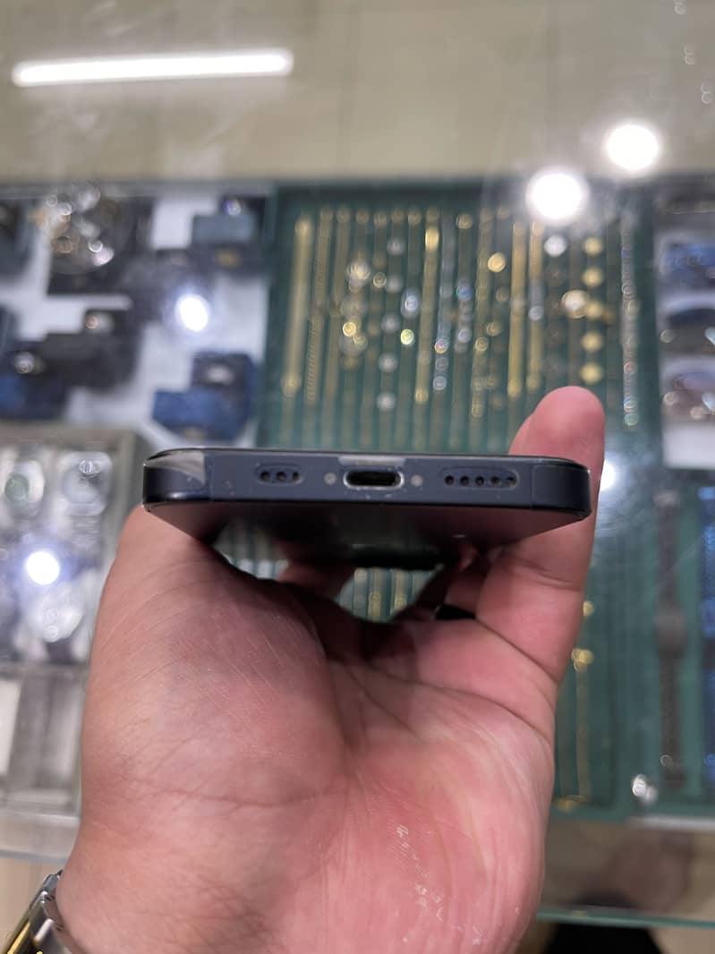 iPhone 14 Jv 3