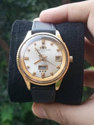 ORIGINAL VINTAGE WEEKLY AUTO ORIENT AAA SWIMMER WITH PATINA ON DIAL