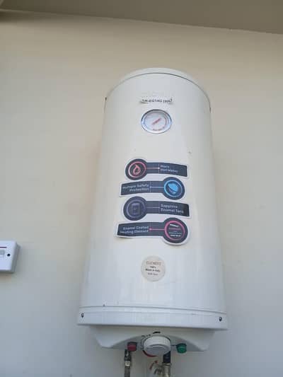 CROWN Electric Water Geyser – 50 Litres (Almost New)