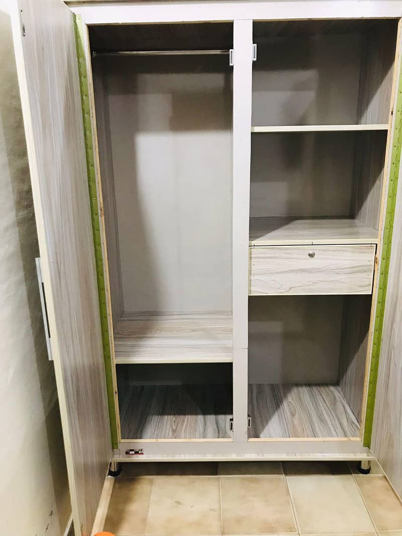 Wardrobe almari 8