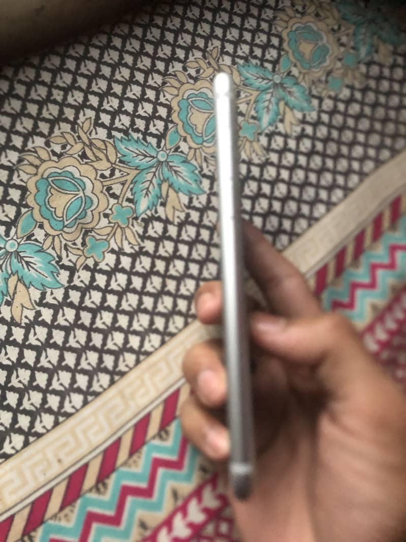 Apple iPhone 7 1