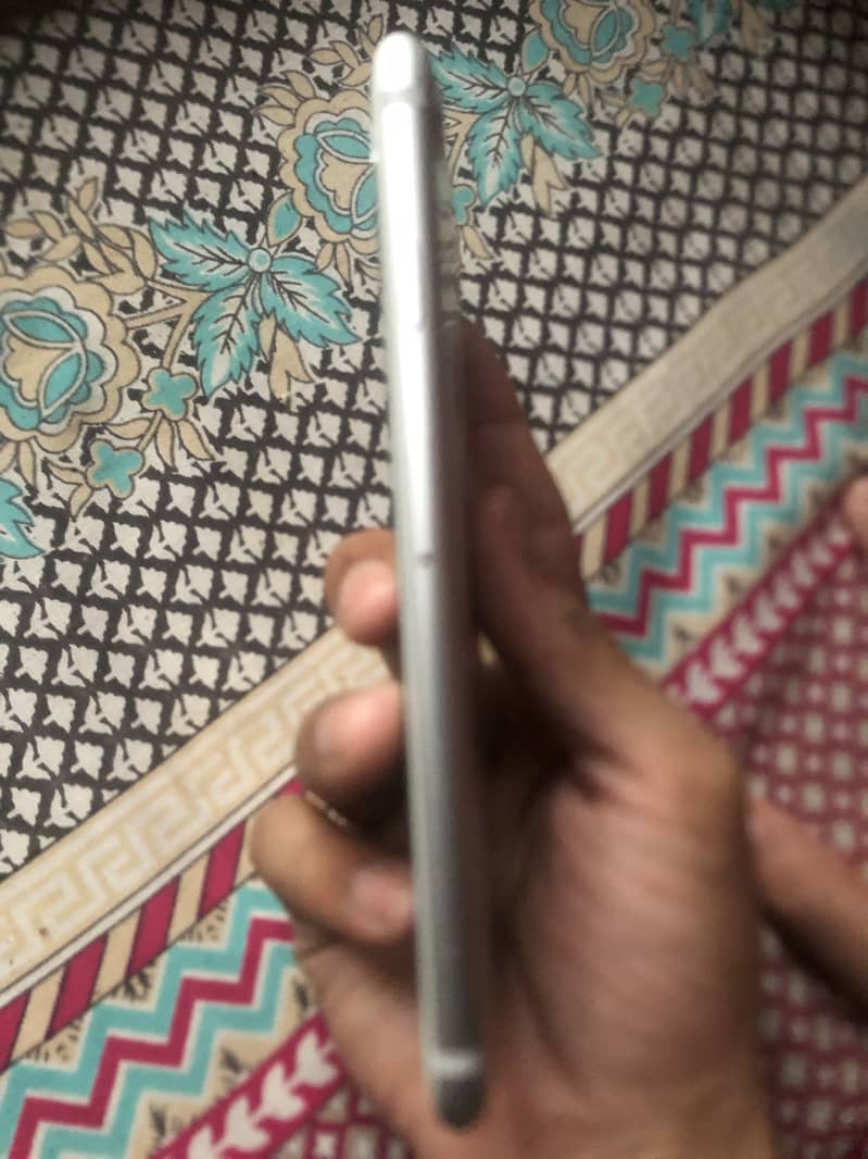 Apple iPhone 7 2