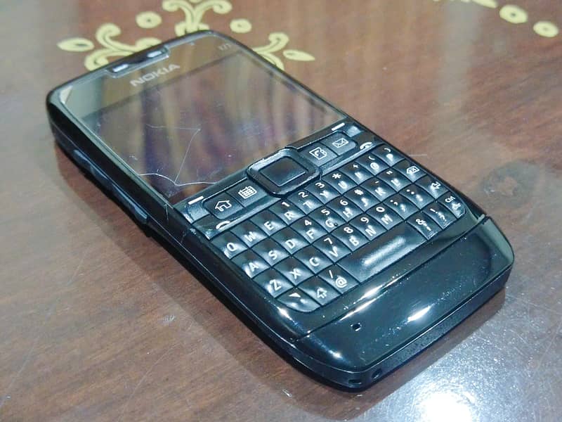 Nokia E71 5