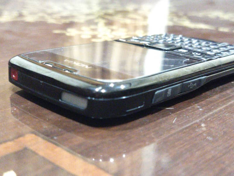 Nokia E71 9