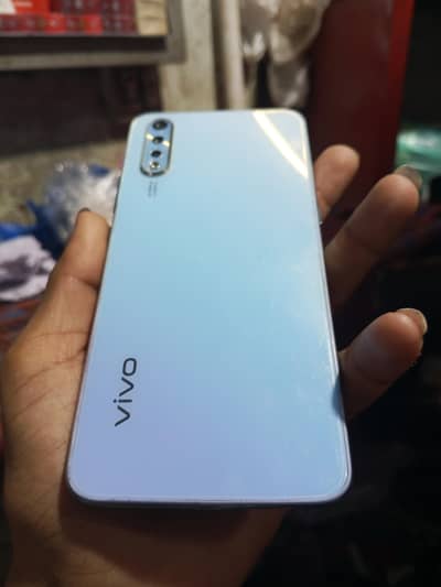 Vivo S1