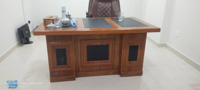 boss table