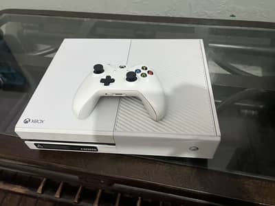 Xbox One 500gb with controller for sale