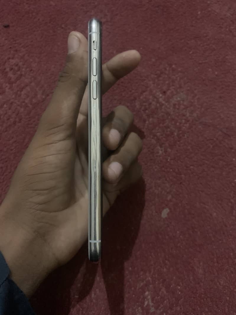 Apple iPhone X 3