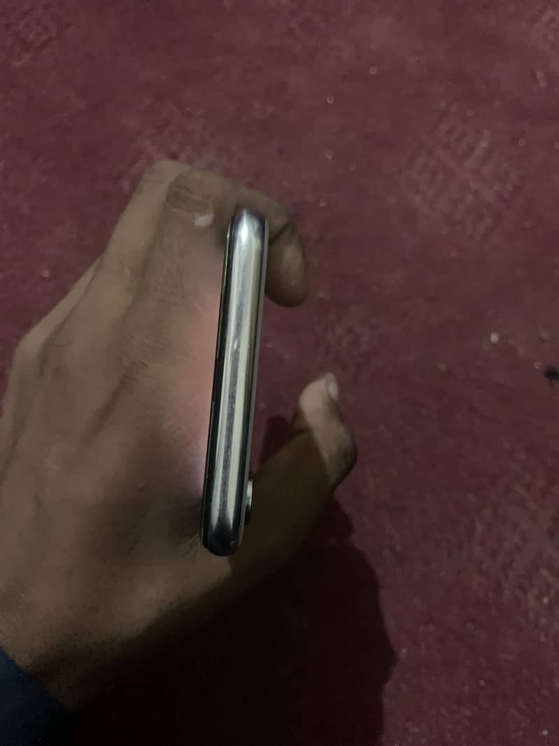 Apple iPhone X 5