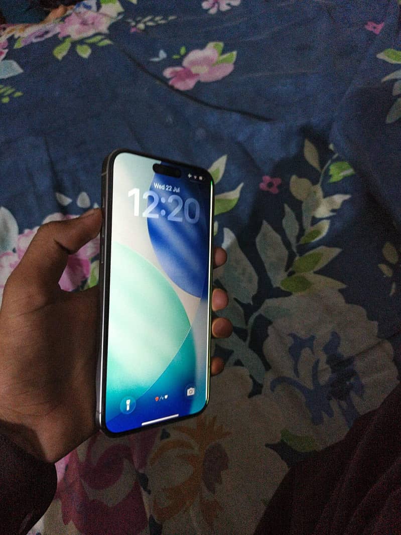 iPhone 15 Pro Max 5