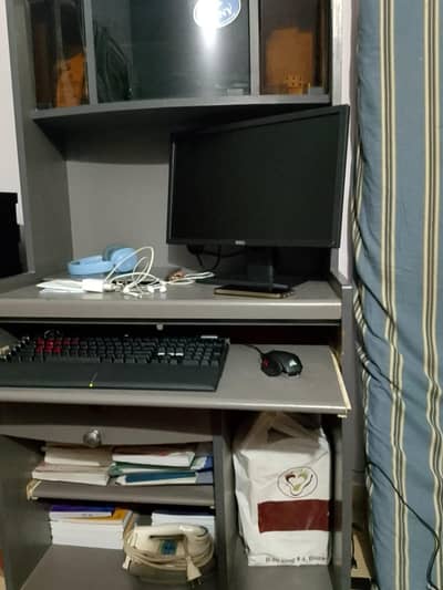 computer table with book shelf
