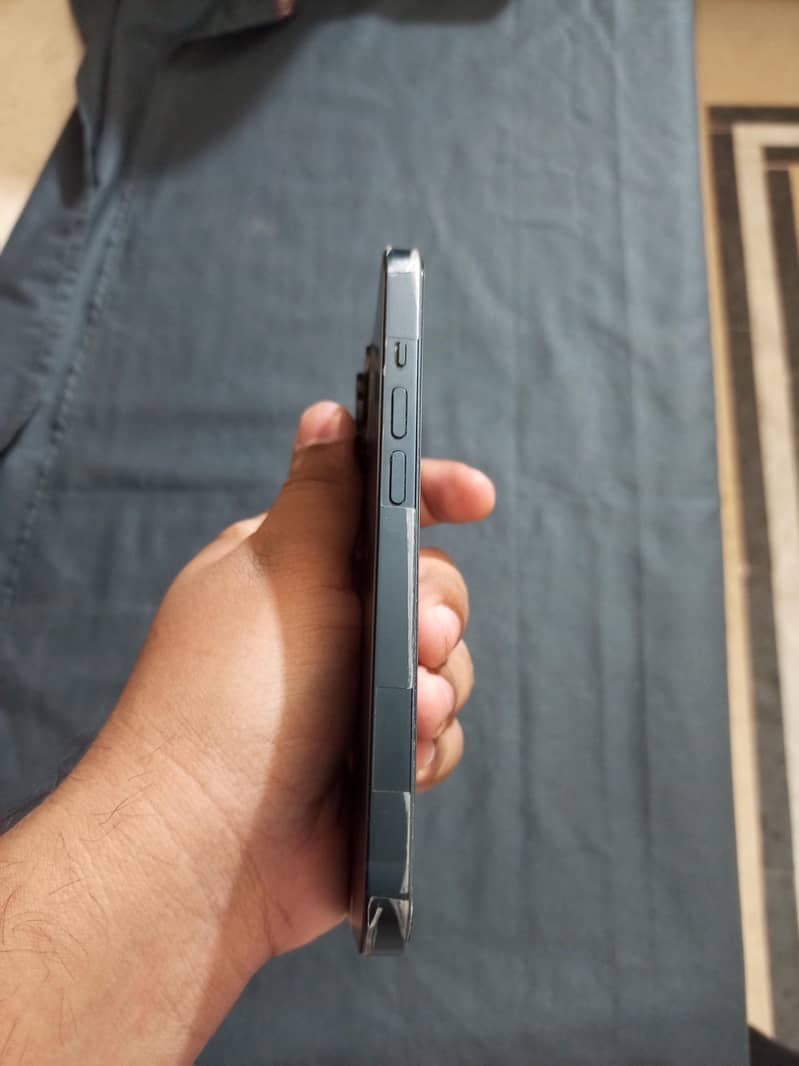 Apple iPhone 14 2