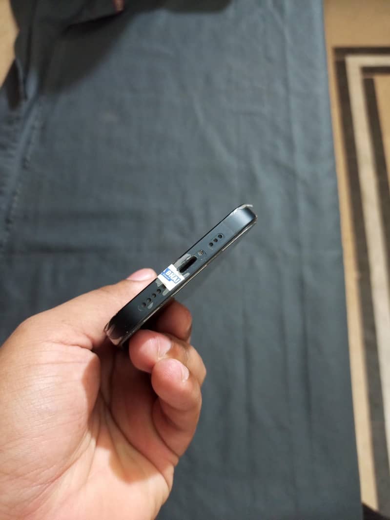 Apple iPhone 14 3