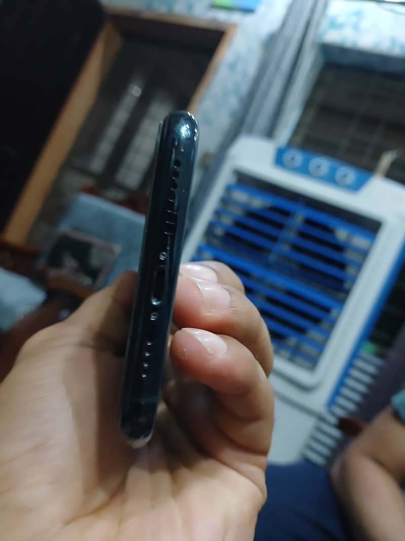 Apple iPhone 11 Pro Max 1